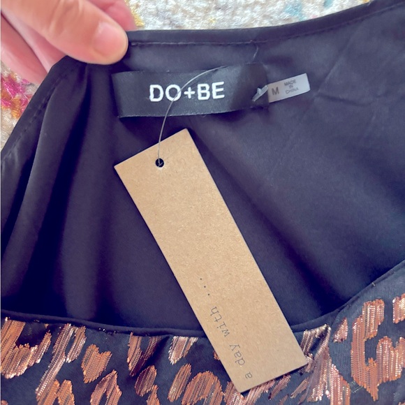 NWT! Do+Be off-shoulder metallic cheetah print blouse, size medium. - Picture 5 of 5